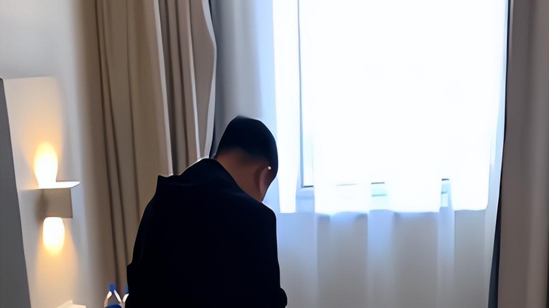 纪实：女子和丈夫半年多未见，再次相见，两人无话可说：贼尴尬