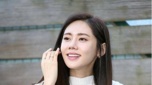 秋瓷炫|从小爹不疼娘不爱，好不容易遇见真命天子，难道一切都是表面功夫？