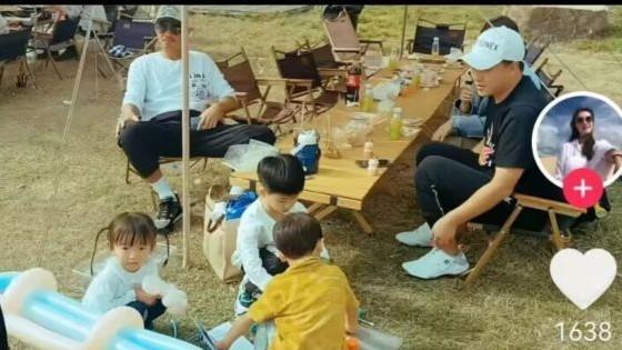 谢杏芳|林丹一家三口外出度假，谢杏芳素颜露面气质好，5岁儿子被赞帅气