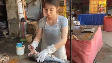 卖鱼女子因高颜值走红，回应：未来打算带货，想让家人生活变得更好