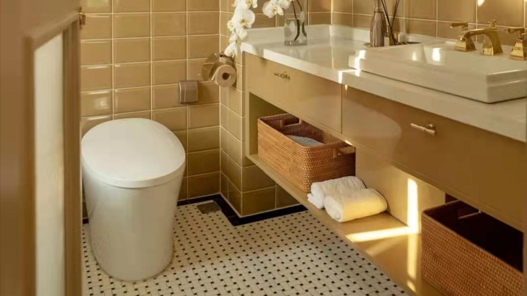 上完厕所，“马桶盖”关上还是打开？我一直做错，难怪家里臭烘烘