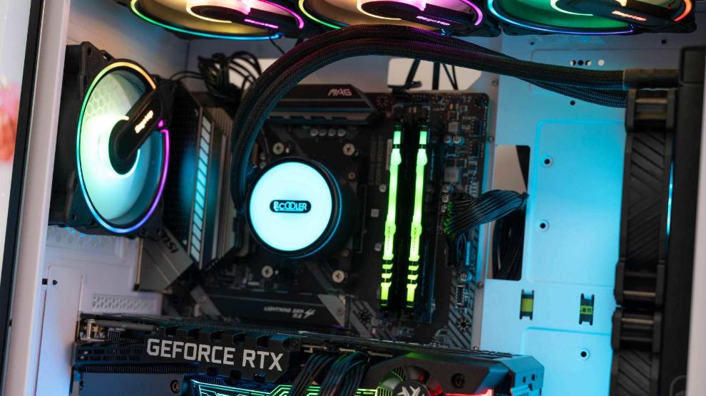 笔记本|如果有6800低一档的卡就更好了，3070的8G显存，确实不够厚道