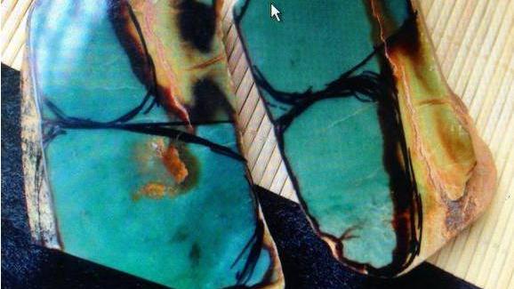 雕刻|真是惊险！一刀把满绿的原石切坏了 幸好雕刻大师帮忙起死回生!