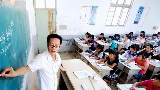 内卷|社区招聘也内卷了？没编制没待遇也遭疯抢！究竟图个啥？