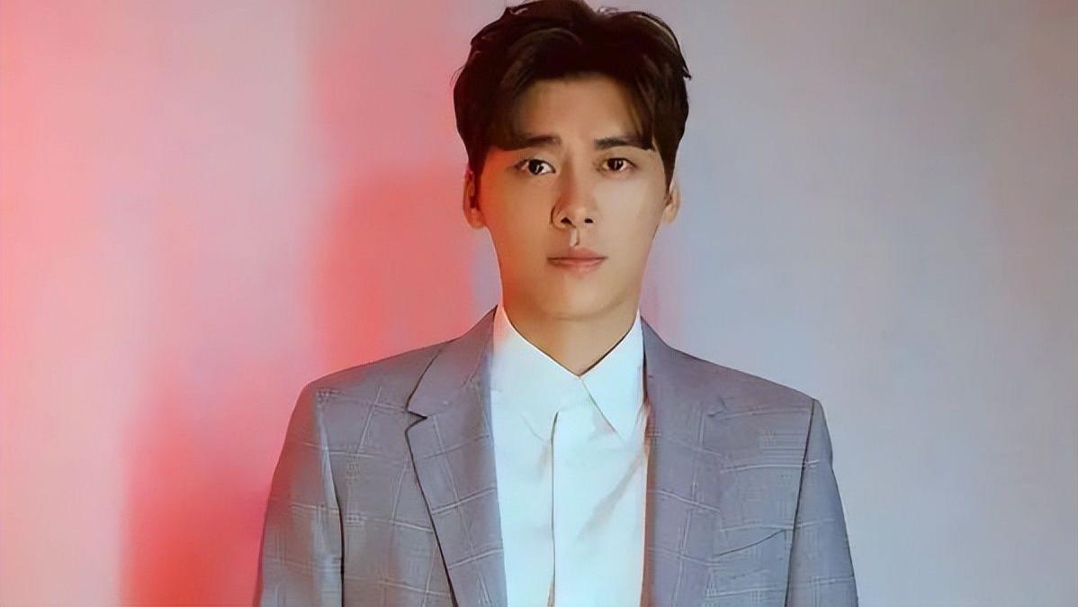 李易峰|李易峰缺席活动被传丑闻，本人直播亲自回应，粉丝们终于松了口气