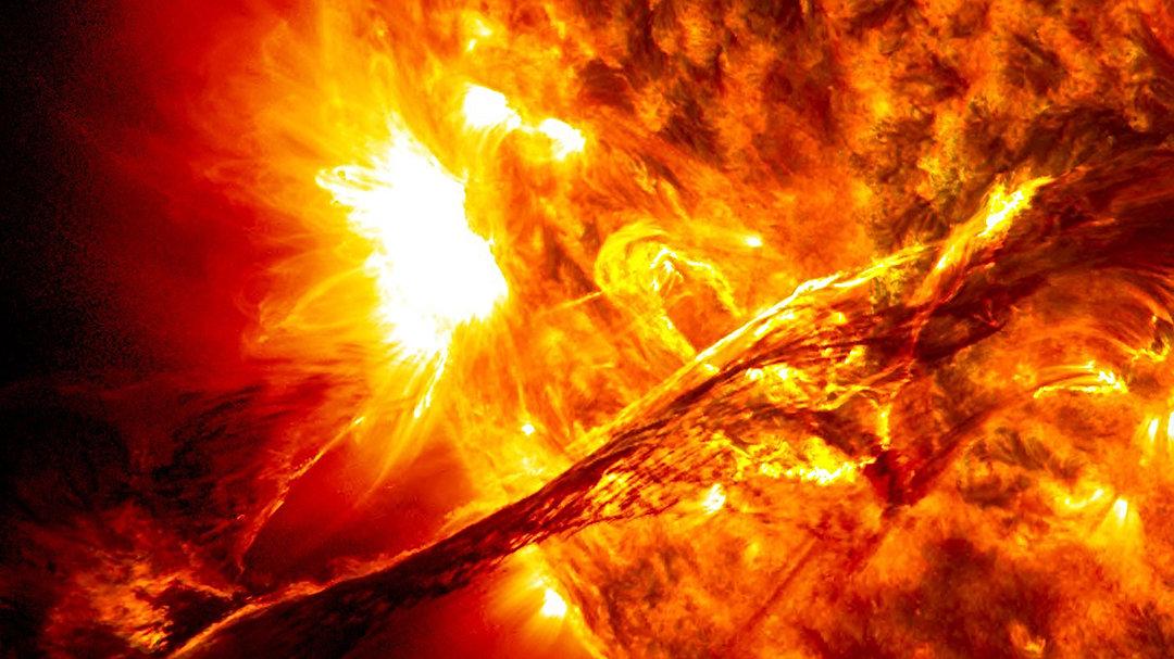 178亿公里外，探测器遭遇3万度“火墙”，人类被困在太阳系中