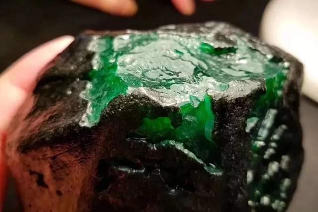 翡翠|翡翠原石最大的谎言——“物美价廉”