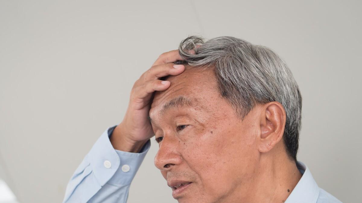 70岁大爷诉苦：找了一个比我小10岁的老伴，日子过得苦不堪言