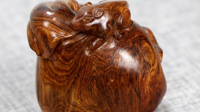 越南黄花梨|越南黄花梨手把件代代有钱