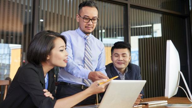 |职场中，一切阻力都来自于自身，要做的是不断从内心改变自己