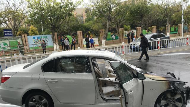 交警提醒：车辆自燃前，会给你“2种提示”，把握住了能救你一命