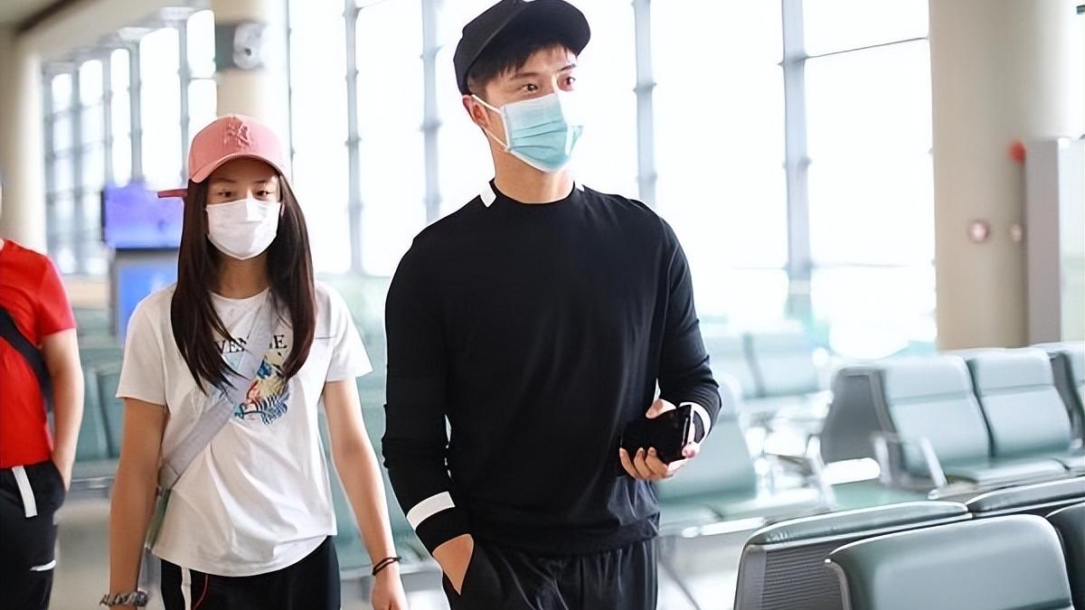 网球|曝田亮女儿想打职业网球！7岁接触苦练7年，教练休伊特，本人否认