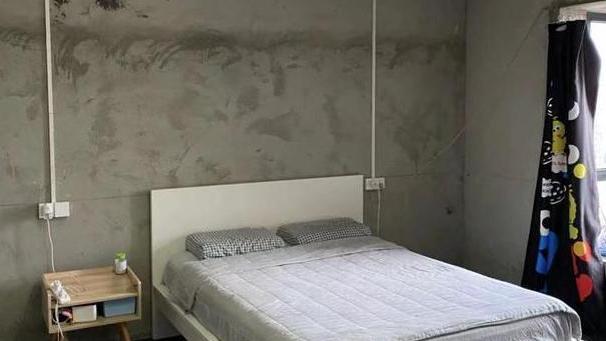 没钱装修直接住毛坯房，“赤贫风”逐渐走红，网友：不比装修差