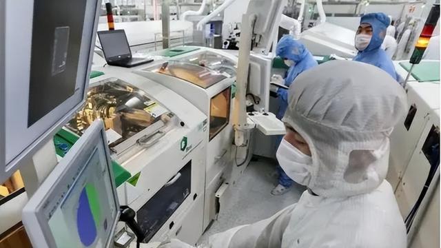 光刻机|另辟蹊径，国产冰刻机取得新进展，未来或取代光刻机。