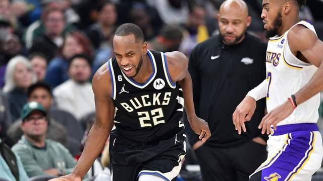 詹姆斯新里程碑！浓眉哥冲击MVP，威少交易方案摆上台面