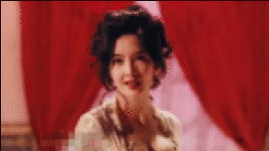 周慧敏|被戴八次绿帽子都不离婚， 光捉奸在床就3次， 网友：绿帽奥特曼