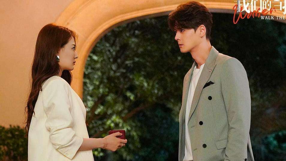 |《我们的当打之年》，陈都灵&徐璐气场全开