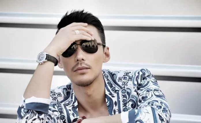 胡兵|胡兵为什么突然间消失了，原来是被公司雪藏了，这就是娱乐圈的残酷