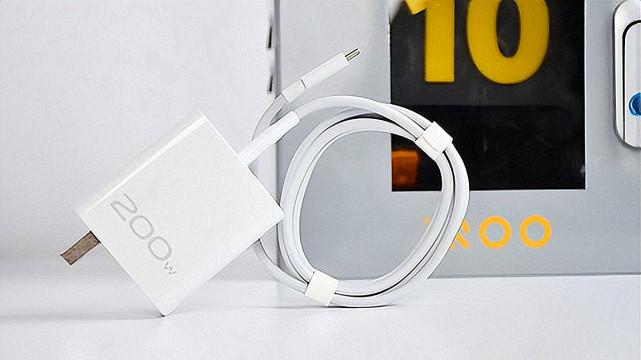 iqoo10|iQOO 10系列：部分版本已售罄，机型评价也已出炉！