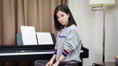 刘翔峰|冯提莫做主播之前是干啥的？职业曝光后，网友：想红想疯了？