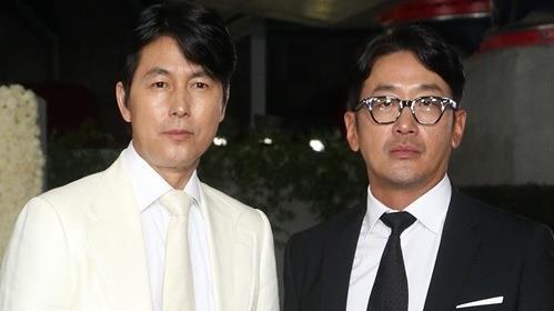 郑雨盛|郑雨盛现身机场帅气逼人 和挚友河正宇同框 高中辍学逆袭成影帝