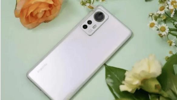 小屏|千呼万唤始出来，以小米12S为例，小屏手机销售市场咋就雷声大雨点小呢