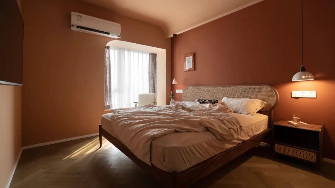 53岁阿姨的独居生活，引众人羡慕：人生下半场，拼的是自己