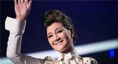 降央卓玛|传唱全国的降央卓玛，为什么一夜之间销声匿迹，究竟发生了什么？