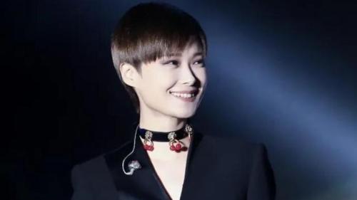 李宇春|李宇春得病, 为什么身价数亿, 也治不好?