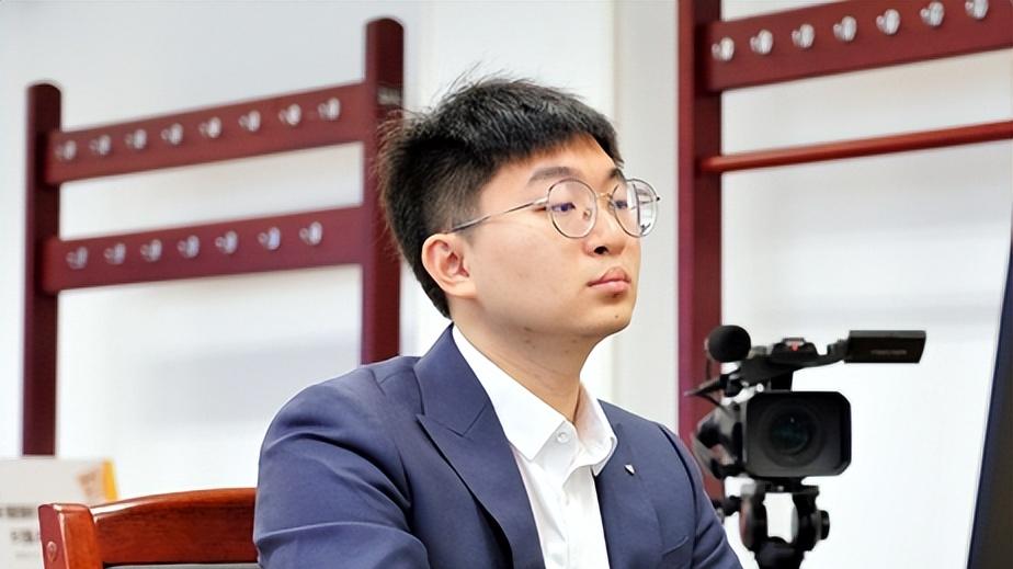 申真谞|AI也晕了，杨鼎新是怎么赢下申真谞的？各项数据基本落后