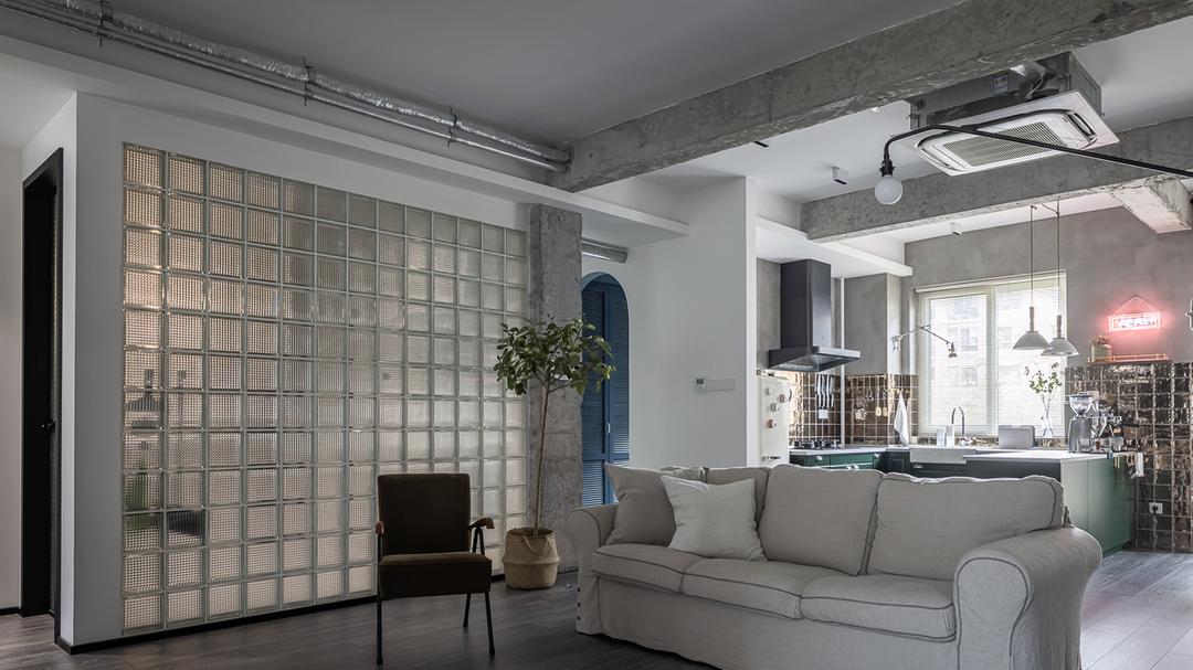 终于把家装好了，父母难理解的那种，脏脏的带陈旧感，冷酷又高级