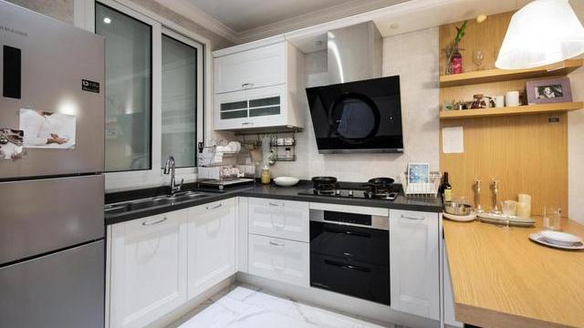 厨房油烟大，除了需要一个好油烟机以外，还需要注意这三个地方