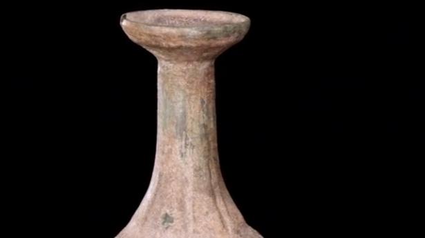 5000元在网上买了一个琉璃瓶，大叔预估10万元