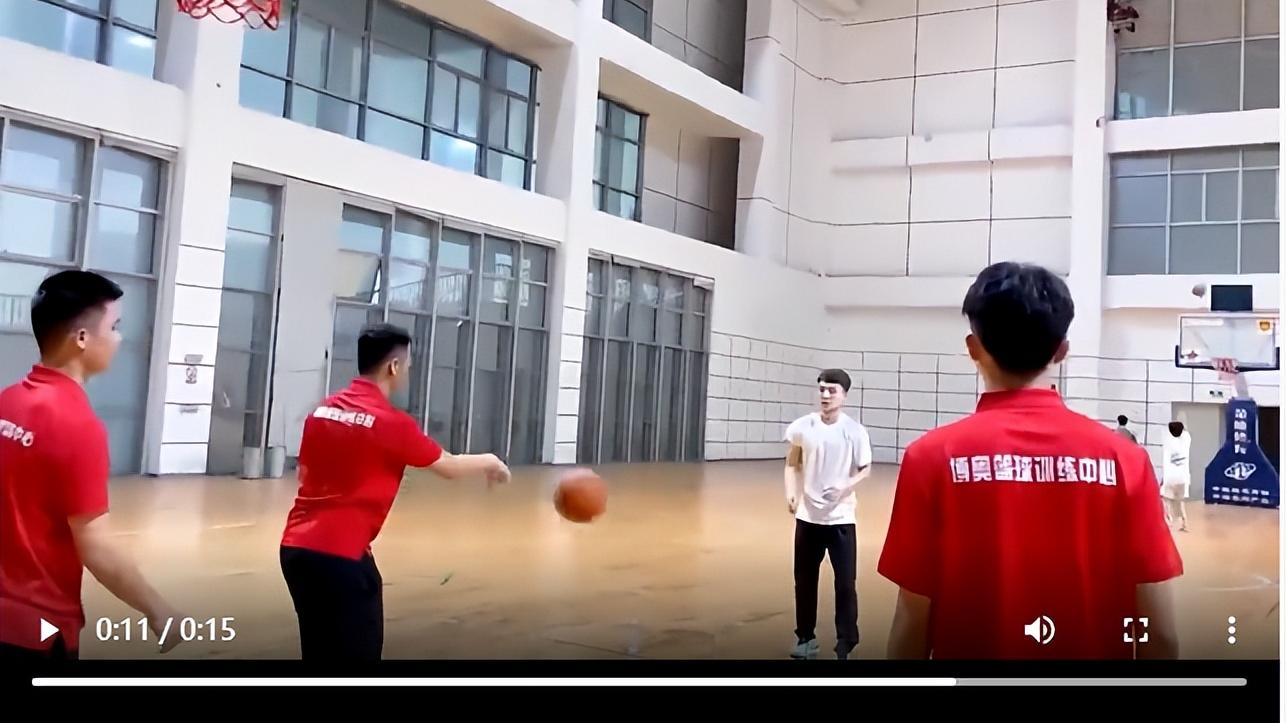 刘维伟|赵继伟开豪车，徐杰现身博罗训练，刘维伟有意江苏后卫