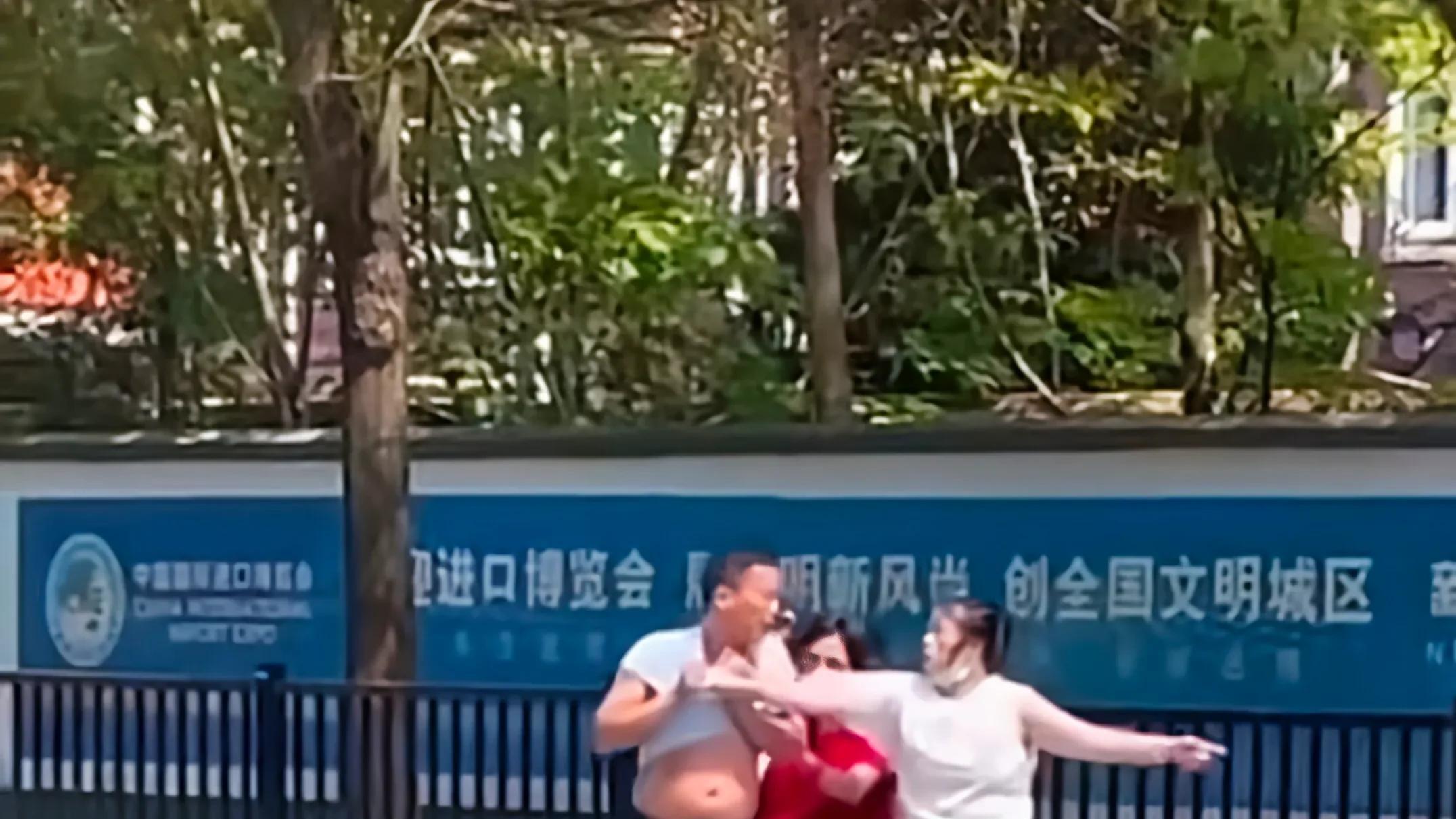 上海：男子进采耳店3小时消费800元想逃单，还没过马路就被抓回来