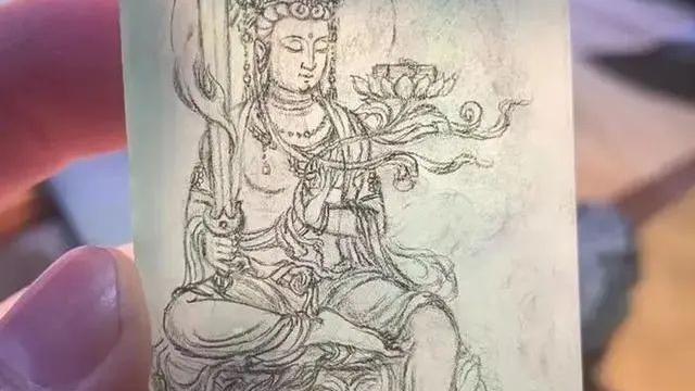 翡翠|一块高冰的翡翠片料，俏色巧雕文殊菩萨，成品太迷人了！