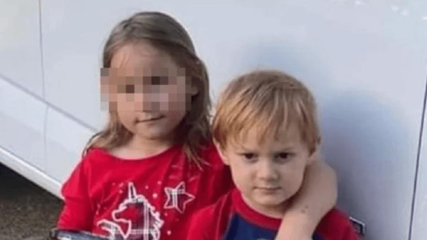 奶奶一直见不到孙子，上门发现埋在地板下