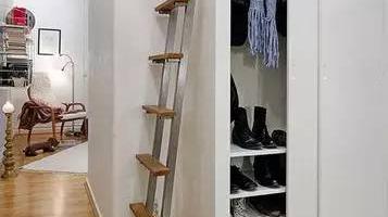 不起眼的小空间，也能利用来做成如此实用的衣帽间