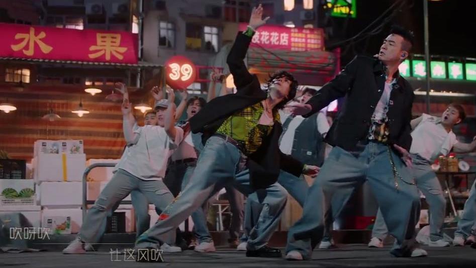 陈小春|《披哥2》：一公告一段落，方逸伦被淘汰，陈小春的呈现才是最强的