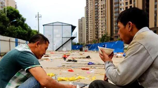 疫情面前：有些员工并不知道，他的命运也许只有被淘汰