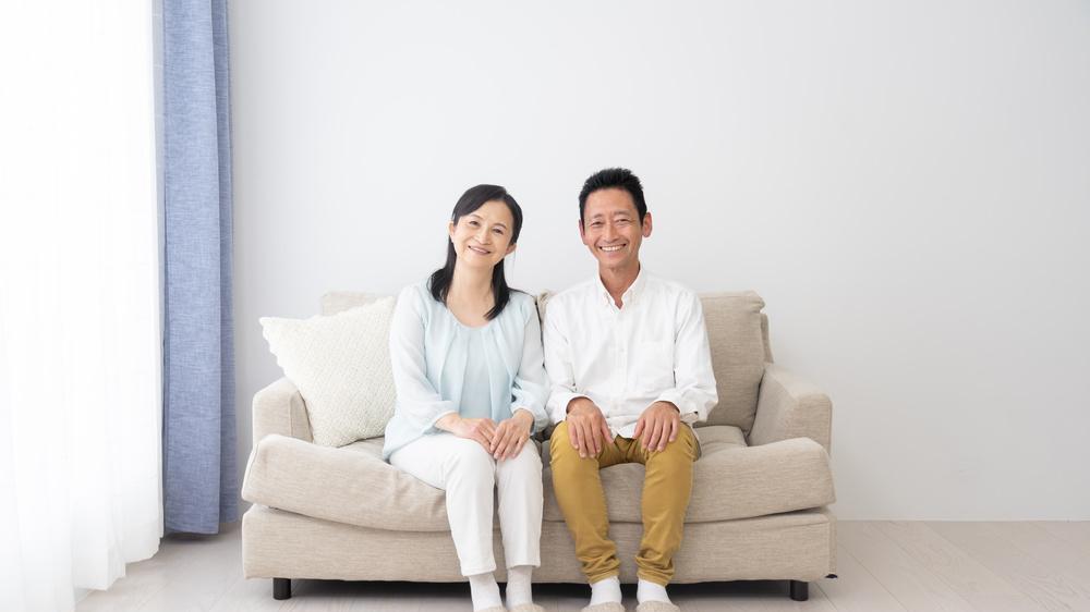2013年丈夫三次将妻子踢到床下 她用一条丝巾要了他的命