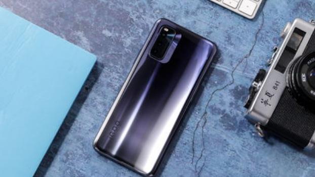 |2月份想换一款新手机，可以选择这4款手机，拥有很多好评