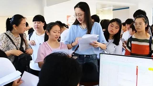 大学生|过来人坦言：校招和社招区别大，幸好听了老师的话，学生别不在意