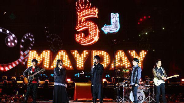 五月天|五月天「创作导师」逝世3年阿信曝旧照惹哭粉：一直在我们心上