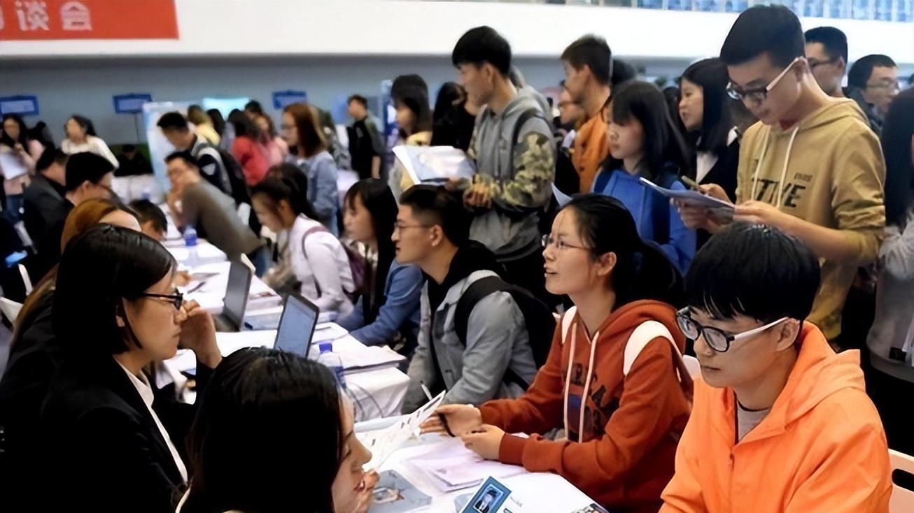 招聘|“国货之星”华为公布拟录名单，全都是985毕业生，就业卷起来了