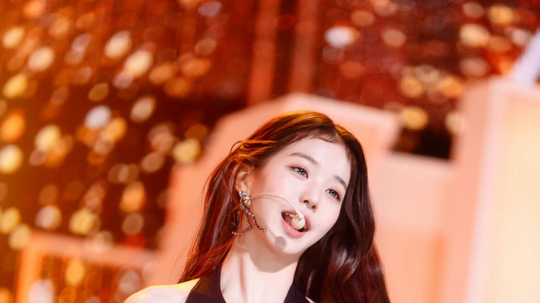 张元英|18岁韩国女星，IVE张元英瘦得看到肋骨，健康状况令网友担忧