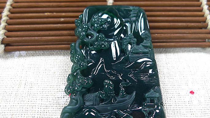 |“色差一分，价差十倍”，翡翠行业水太深，要分清正色与偏色