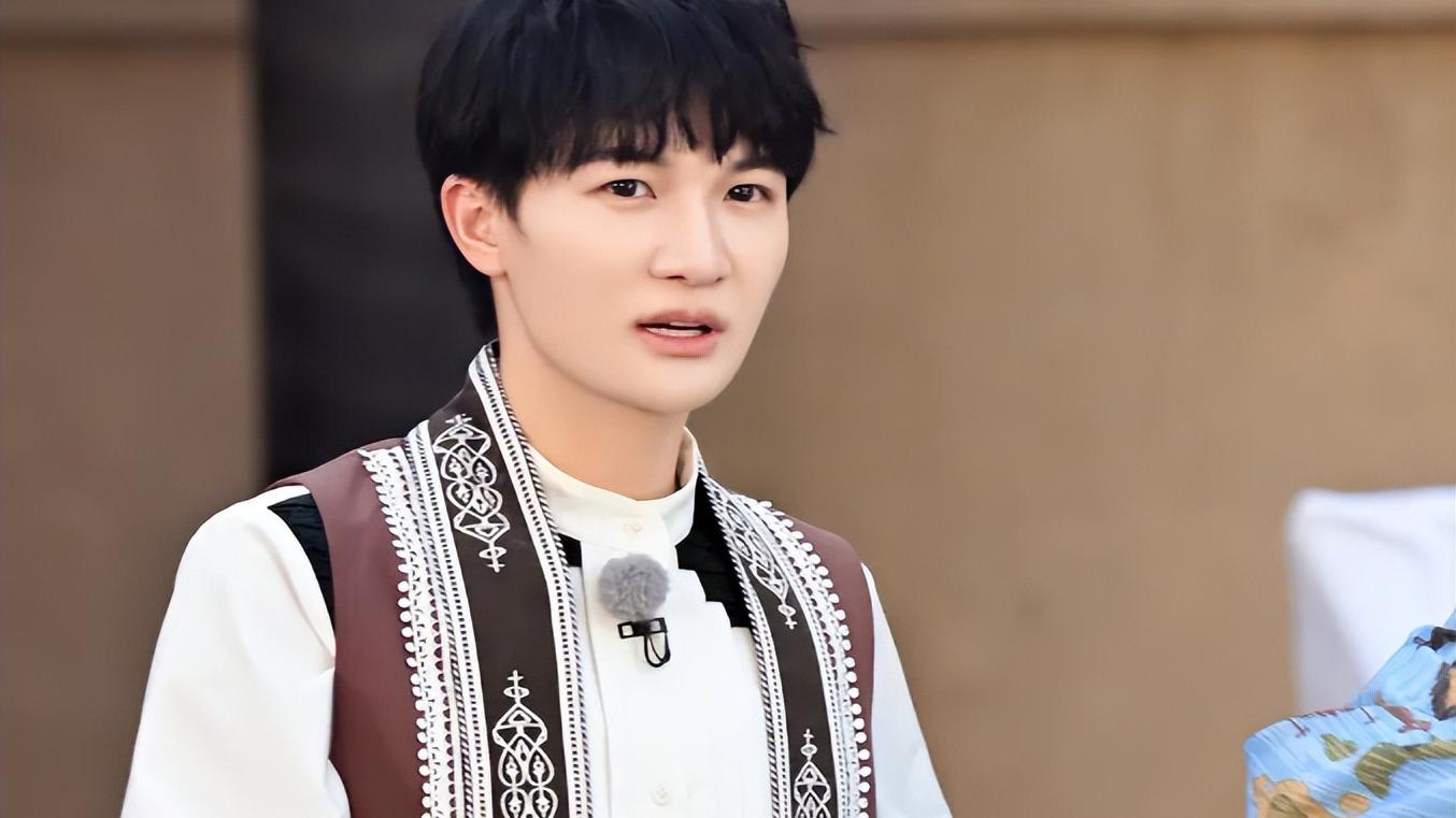 周深|奔跑吧十：周深口碑炸裂，高情商举动霸榜热搜，白鹿解锁新身份