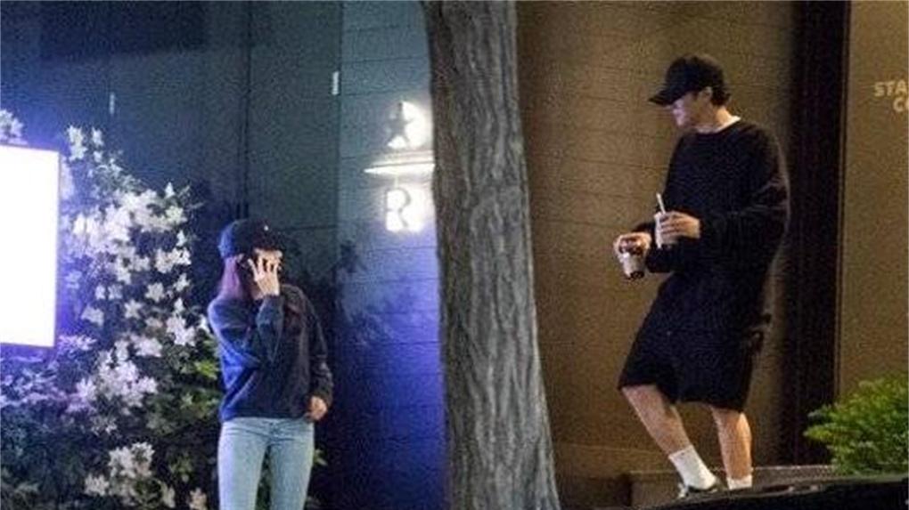 苏志燮|苏志燮宣传新片不忘撒狗粮，大方回应比娇妻大17岁