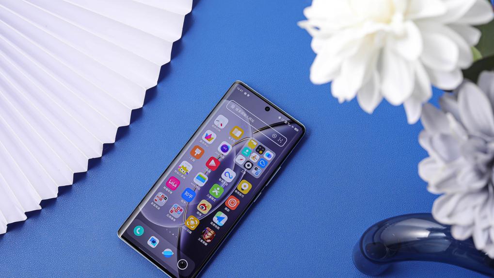 跑分|vivo X90如何？跑分破120万，游戏、续航、系统均出色